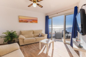 Family home with stunning sea views!